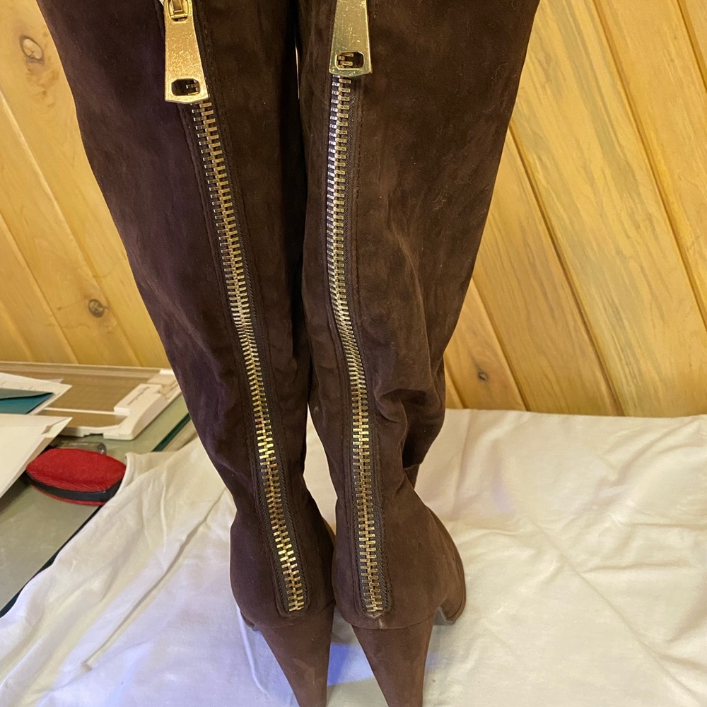 Bamboo brown back zip knee high boots size 8